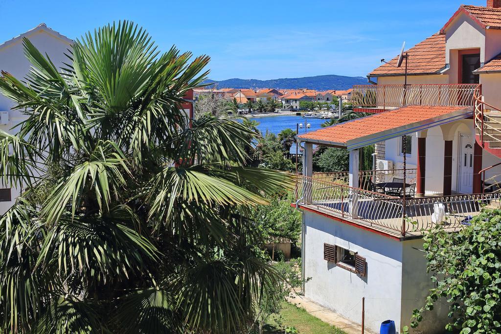 Apartments Kero Бибине Екстериор снимка