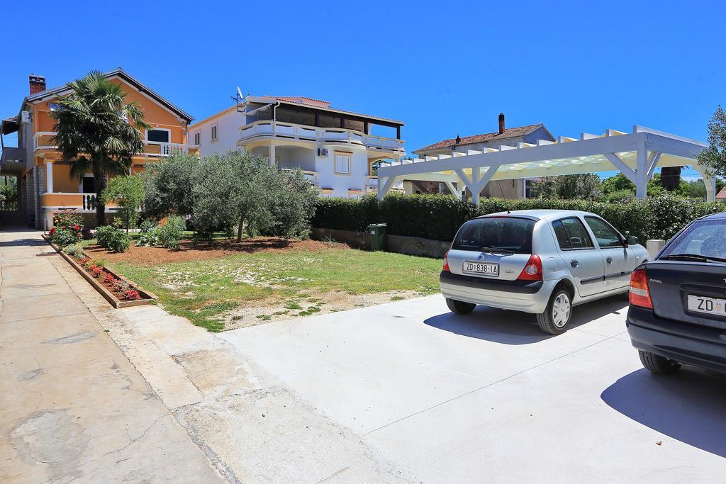 Apartments Kero Бибине Екстериор снимка
