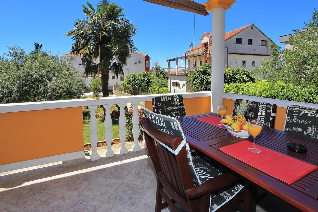 Apartments Kero Бибине Екстериор снимка