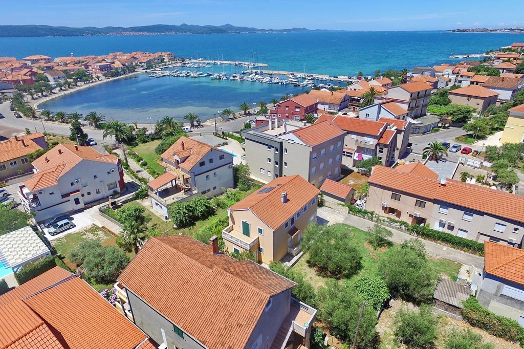Apartments Kero Бибине Екстериор снимка