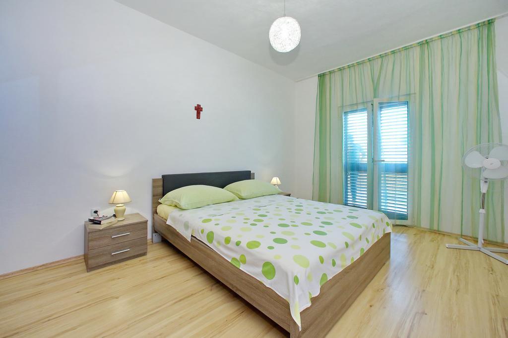 Apartments Kero Бибине Екстериор снимка