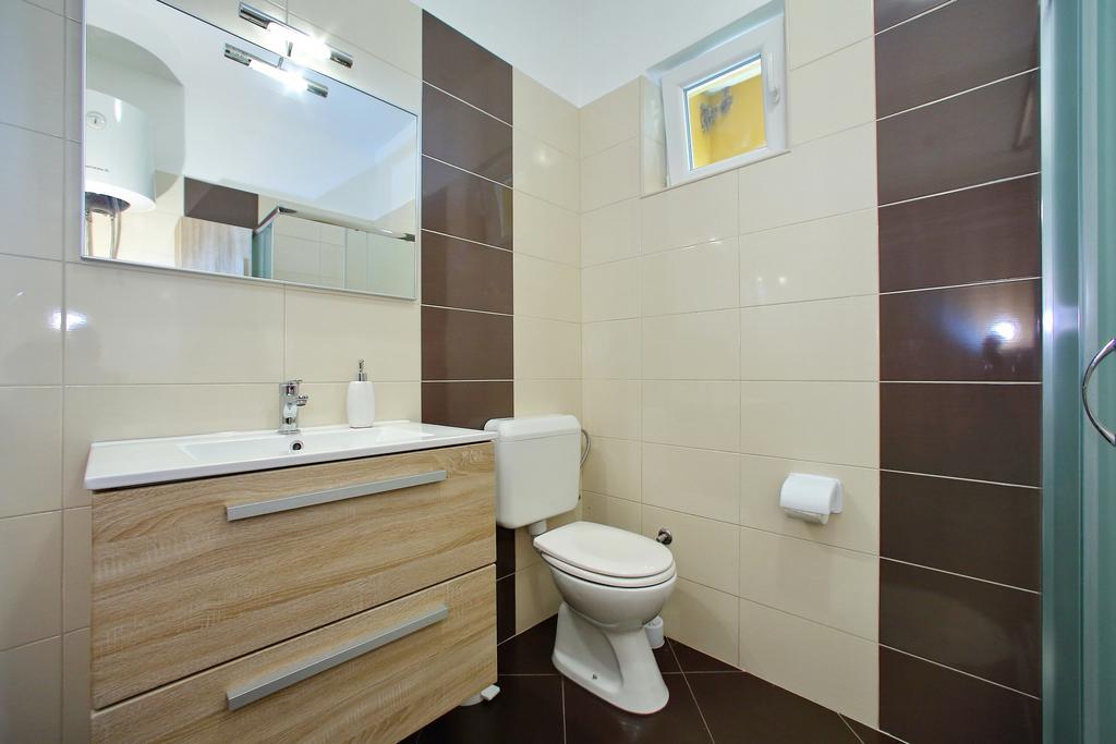 Apartments Kero Бибине Екстериор снимка