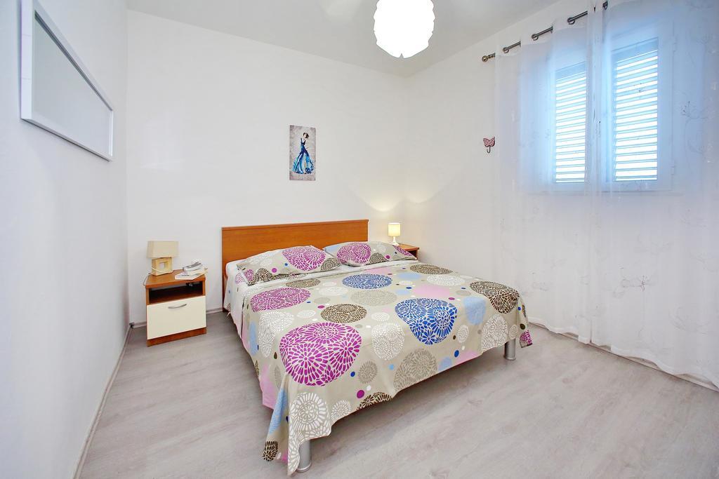 Apartments Kero Бибине Екстериор снимка