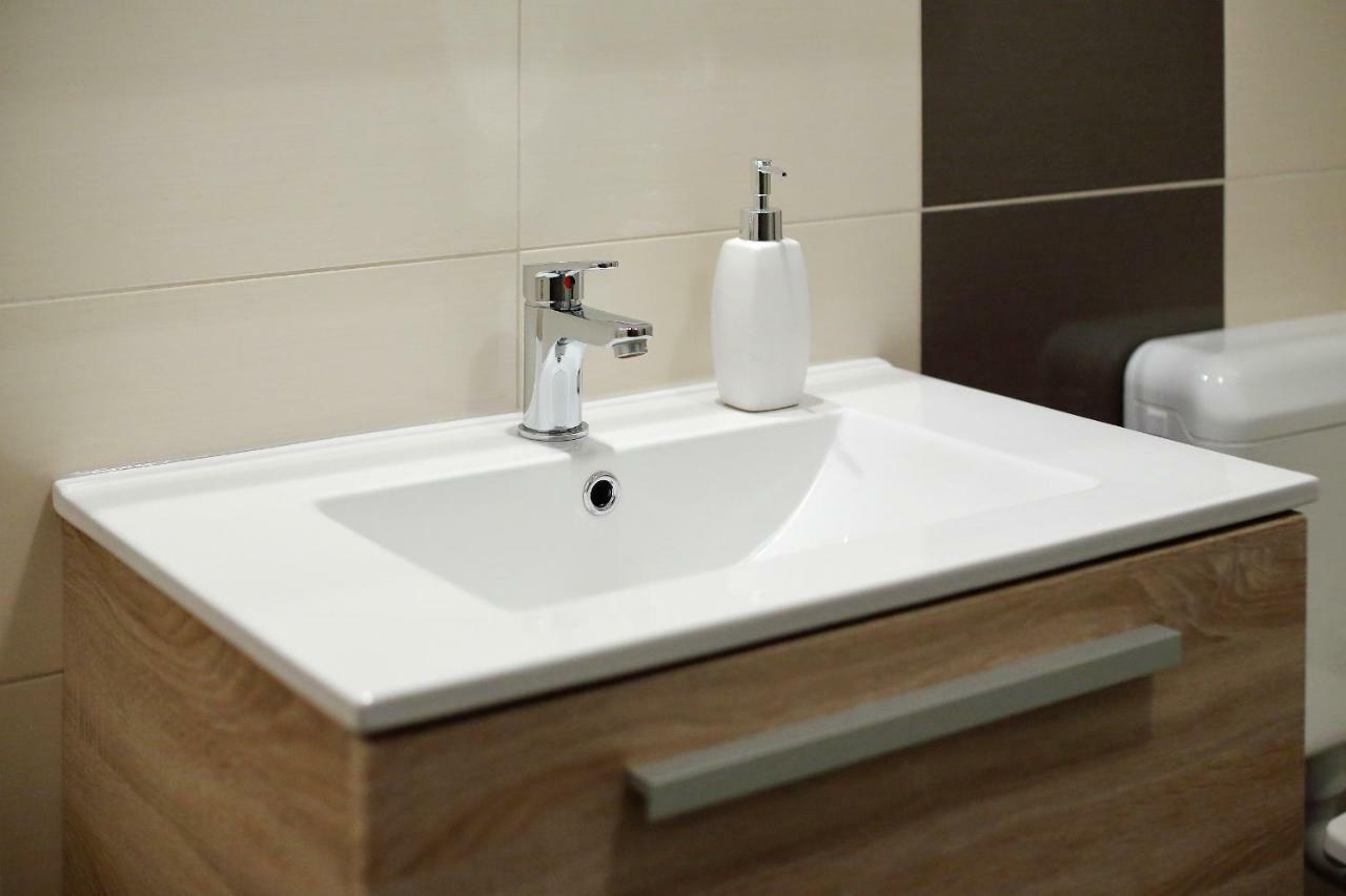 Apartments Kero Бибине Екстериор снимка