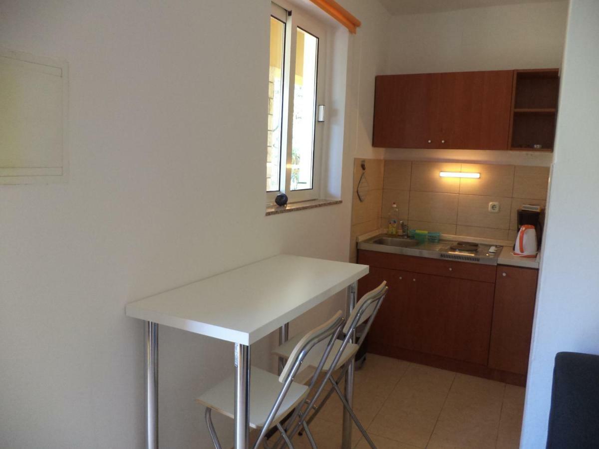 Apartments Kero Бибине Екстериор снимка