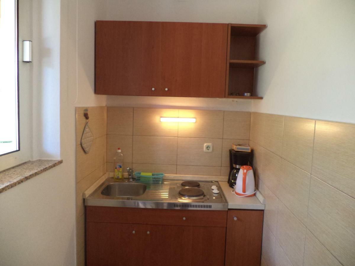 Apartments Kero Бибине Екстериор снимка