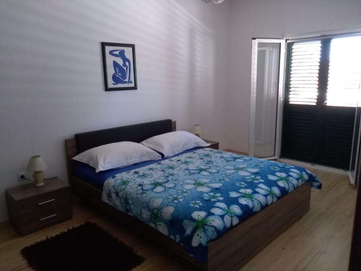 Apartments Kero Бибине Екстериор снимка