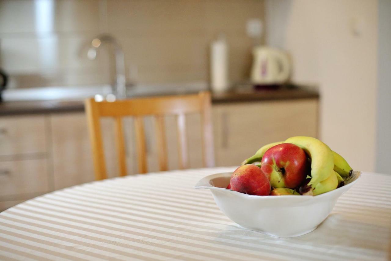 Apartments Kero Бибине Екстериор снимка