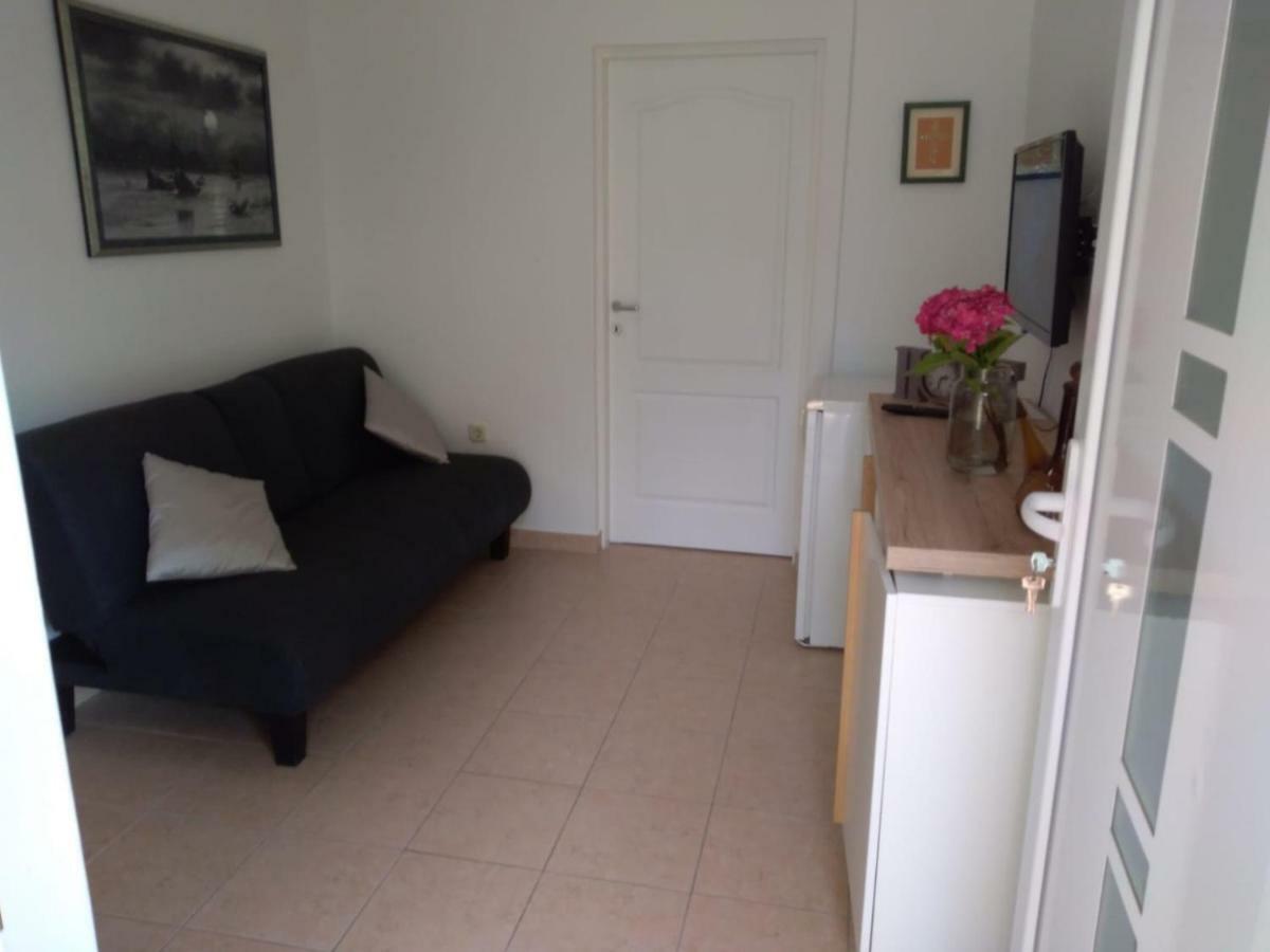 Apartments Kero Бибине Екстериор снимка