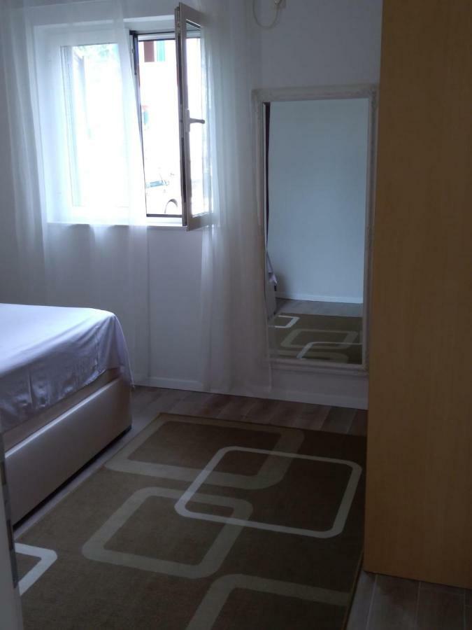 Apartments Kero Бибине Екстериор снимка