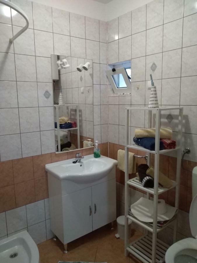 Apartments Kero Бибине Екстериор снимка