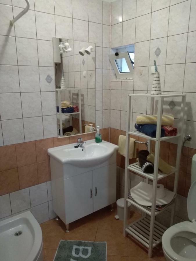 Apartments Kero Бибине Екстериор снимка