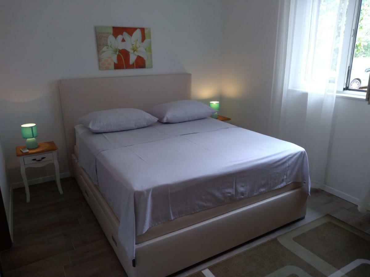 Apartments Kero Бибине Екстериор снимка